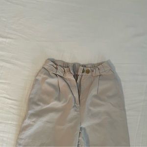 Beige high waisted summer pants for french vacation